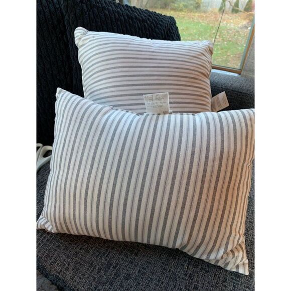 Laura Ashley Decorative Pillow Set‎ Of 2 Stripe & Floral Design Cotton Polyester - Picture 4 of 11